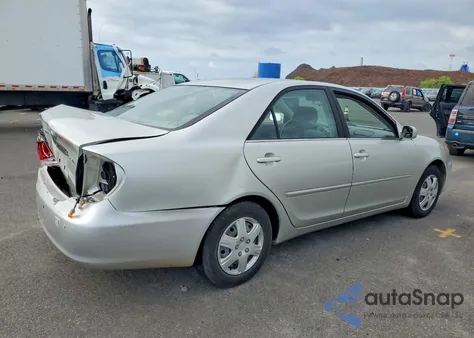 2005 Toyota Camry Le z USA, uszkodzony, nr VIN JTDBE32K753008242